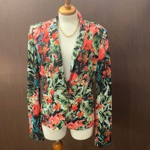Tropical floral pattern power blazer